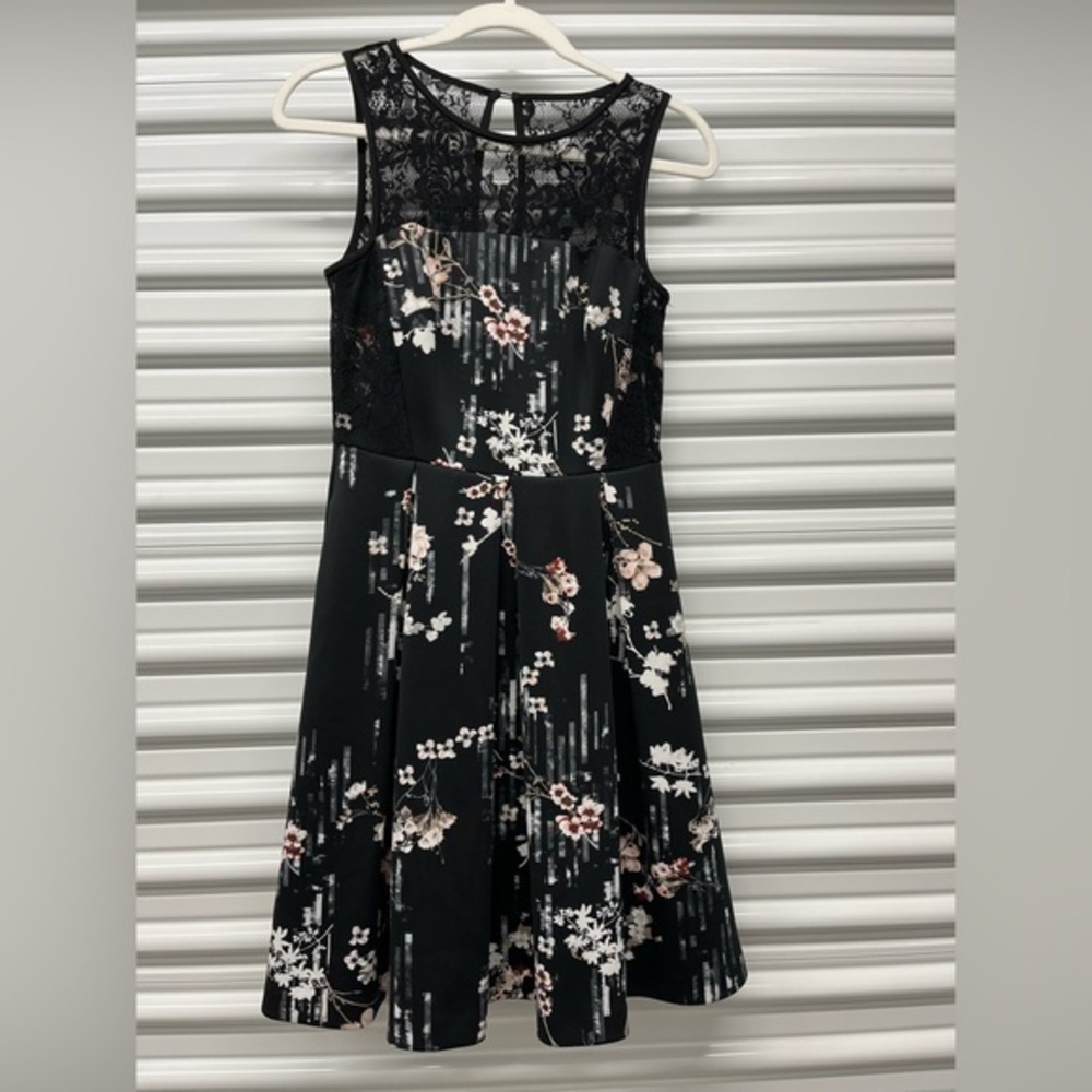 White House Black Market Black and White Midi Dress Size 0